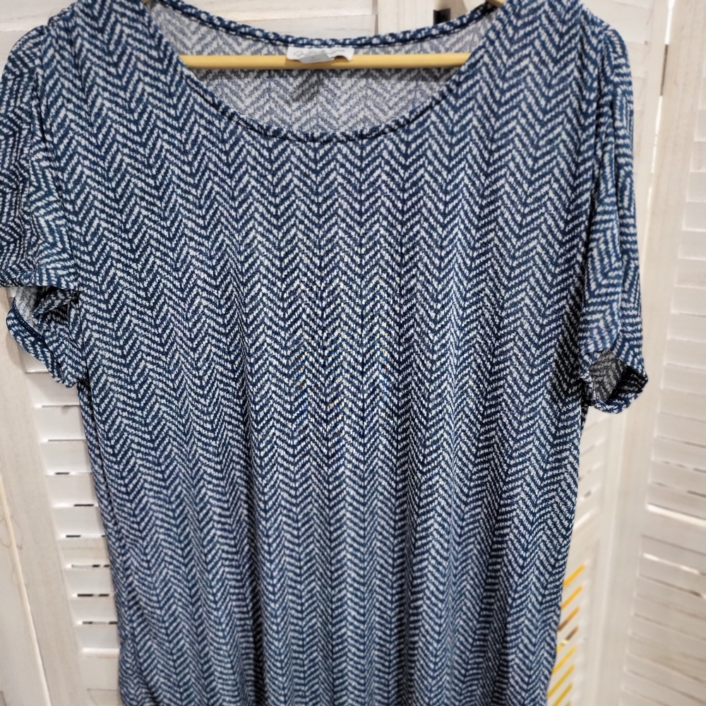 Blue/White pattern Blouse